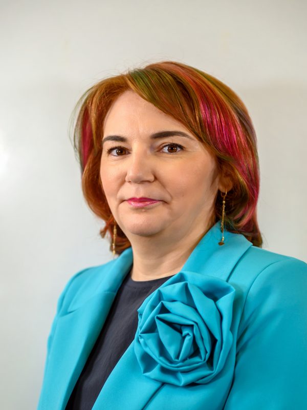 liliana mata 2
